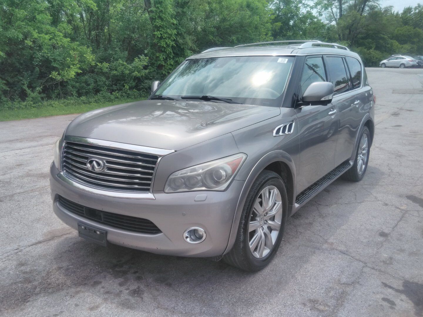 Infiniti QX56