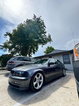 BMW 323i