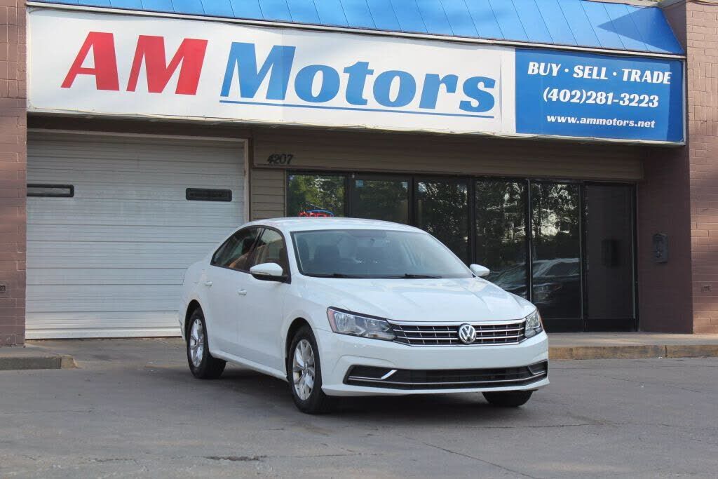 2018 VOLKSWAGEN Passat