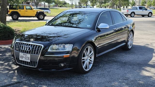Audi S8