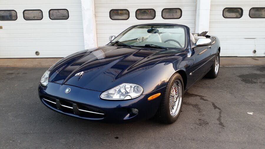 Jaguar XK8