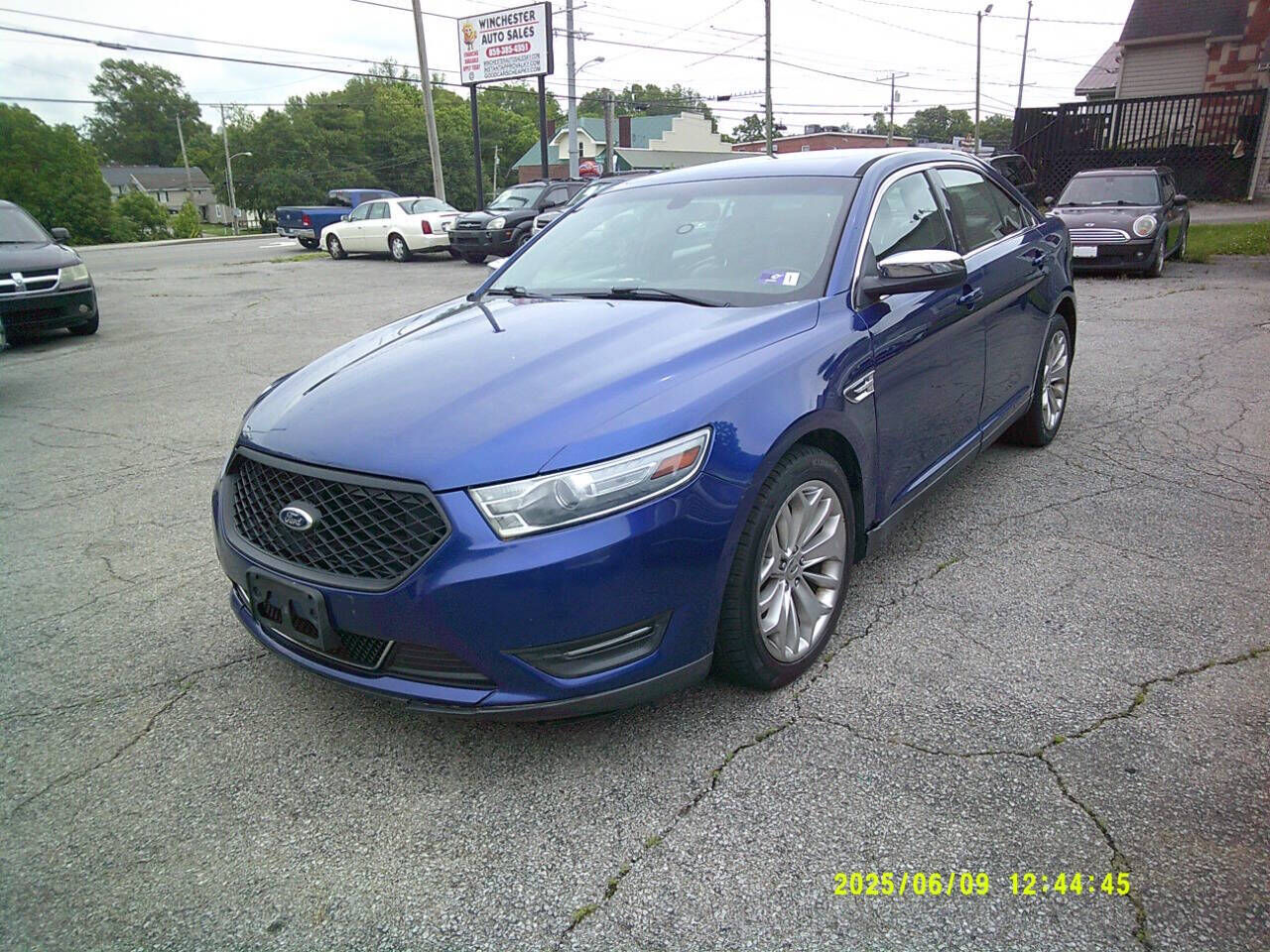 2013 FORD Taurus