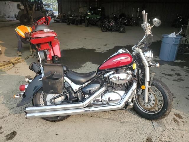 Suzuki VL800