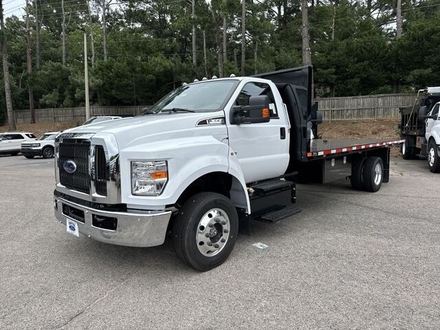 2025 FORD F-650