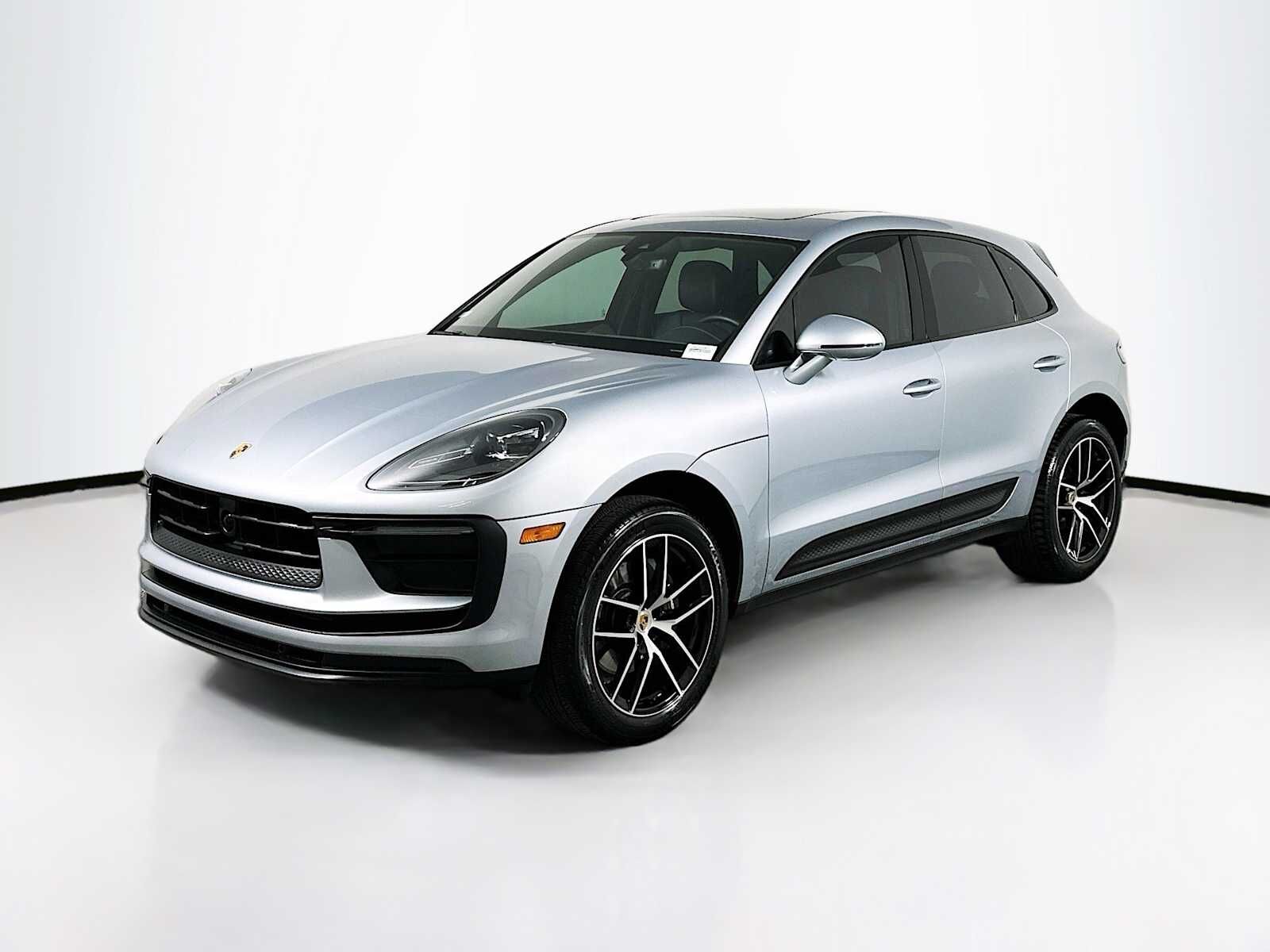2025 PORSCHE Macan