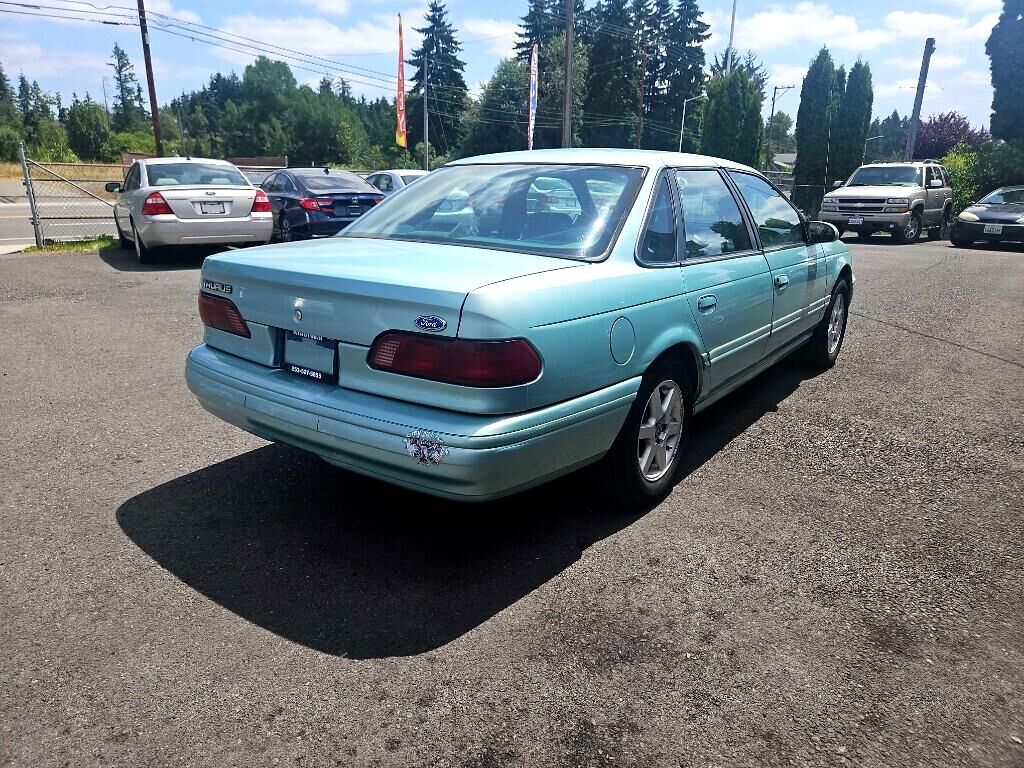 Ford Taurus