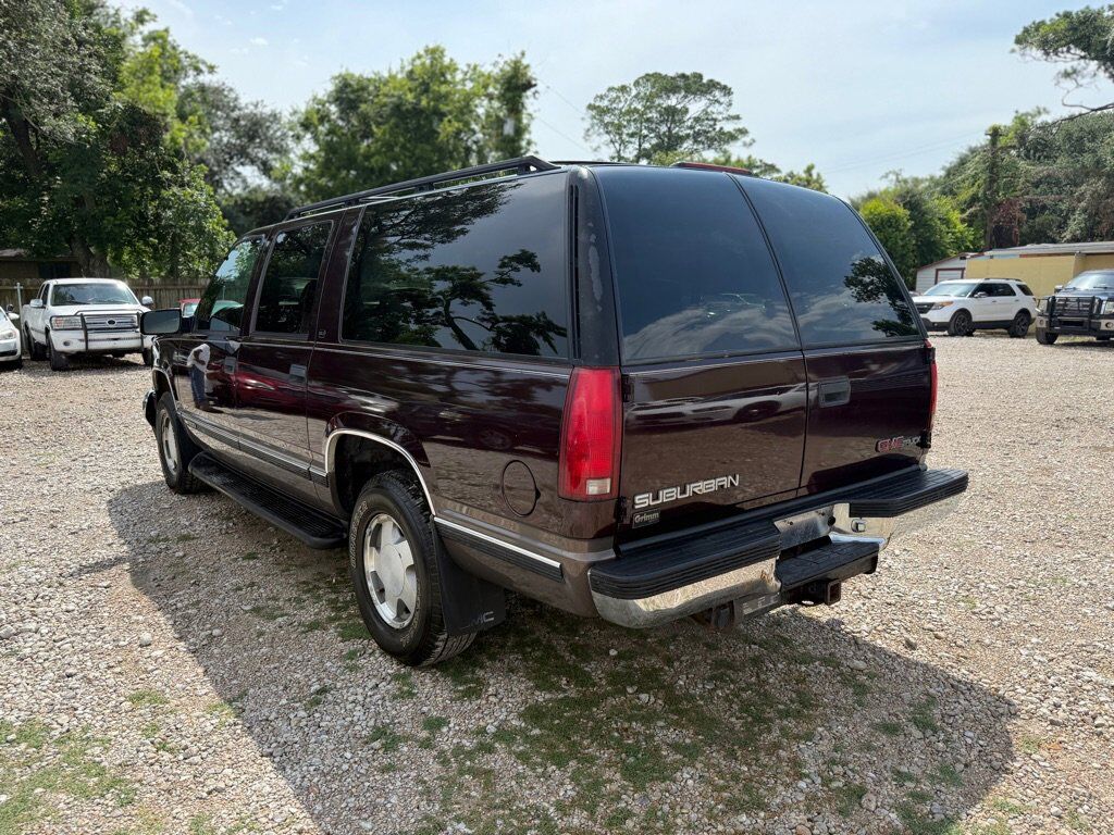 GMC Suburban