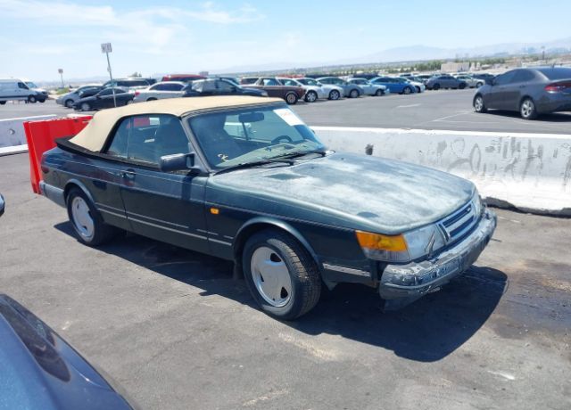 Saab 900