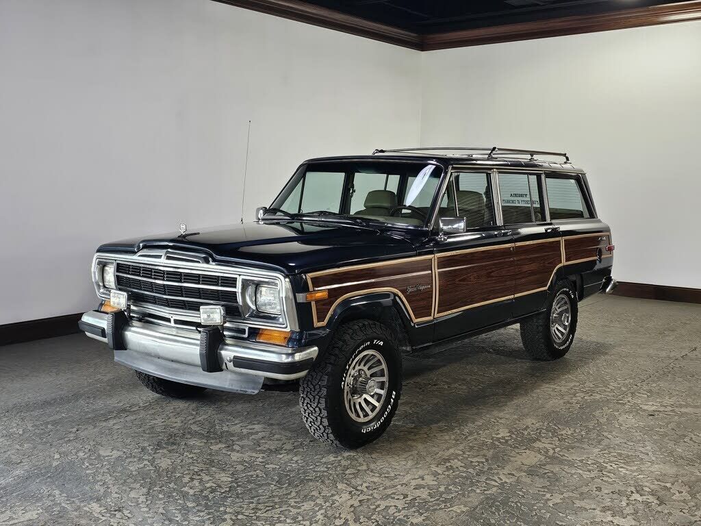 Jeep Grand Wagoneer