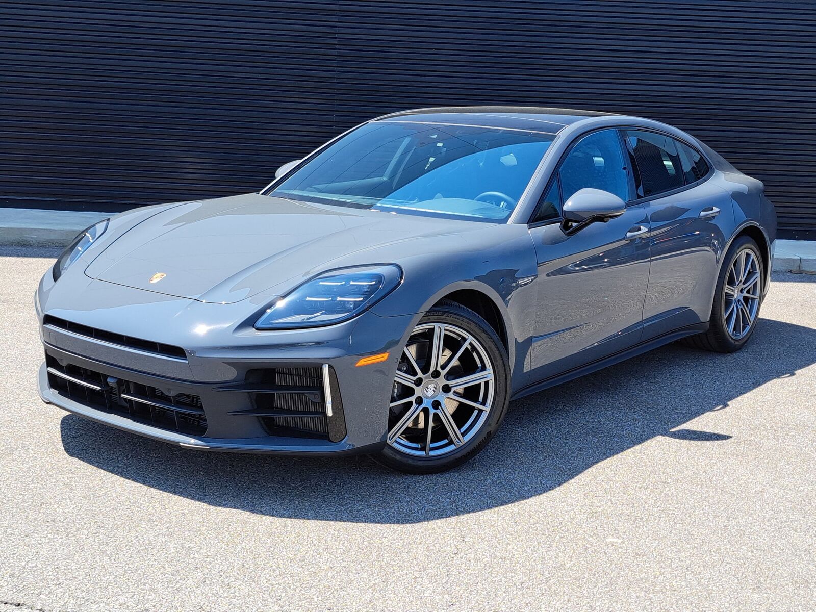 2025 PORSCHE Panamera