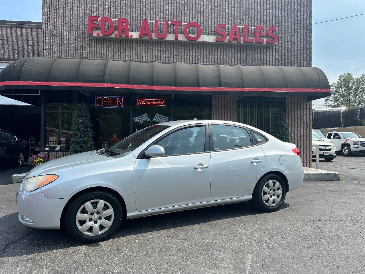 HYUNDAI