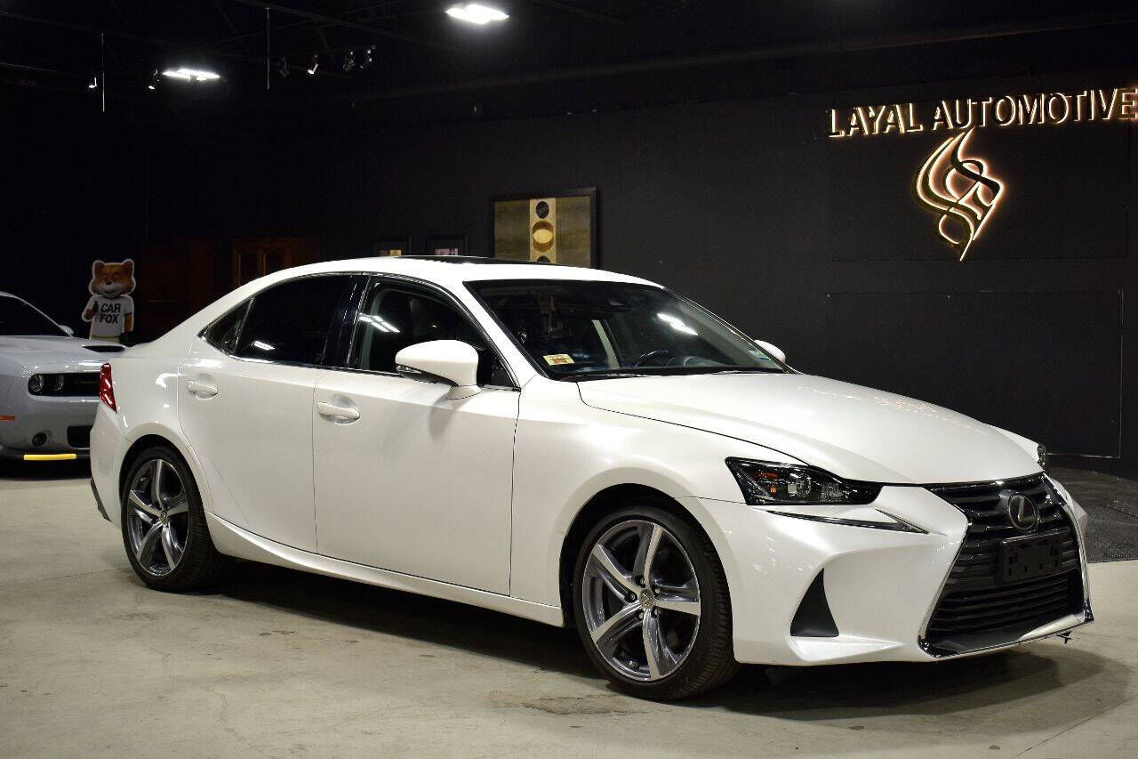 Lexus IS