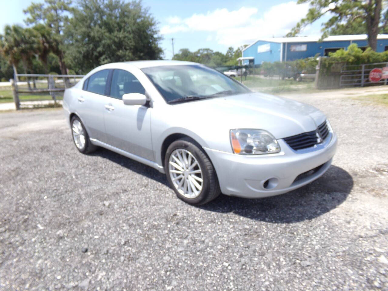 Mitsubishi Galant