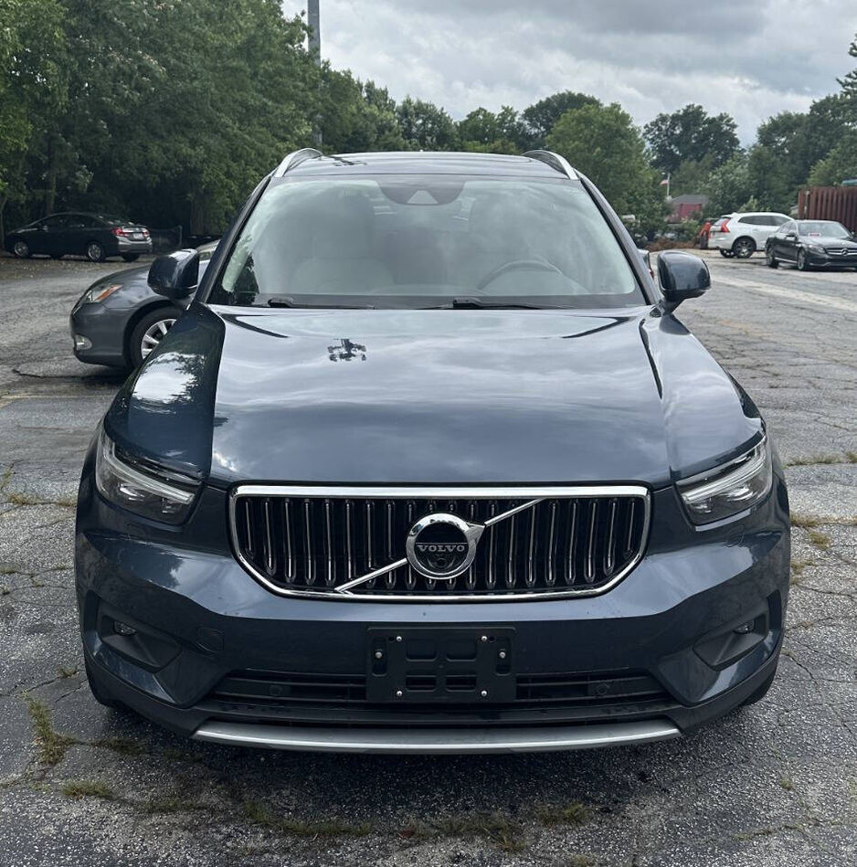 2019 VOLVO XC40