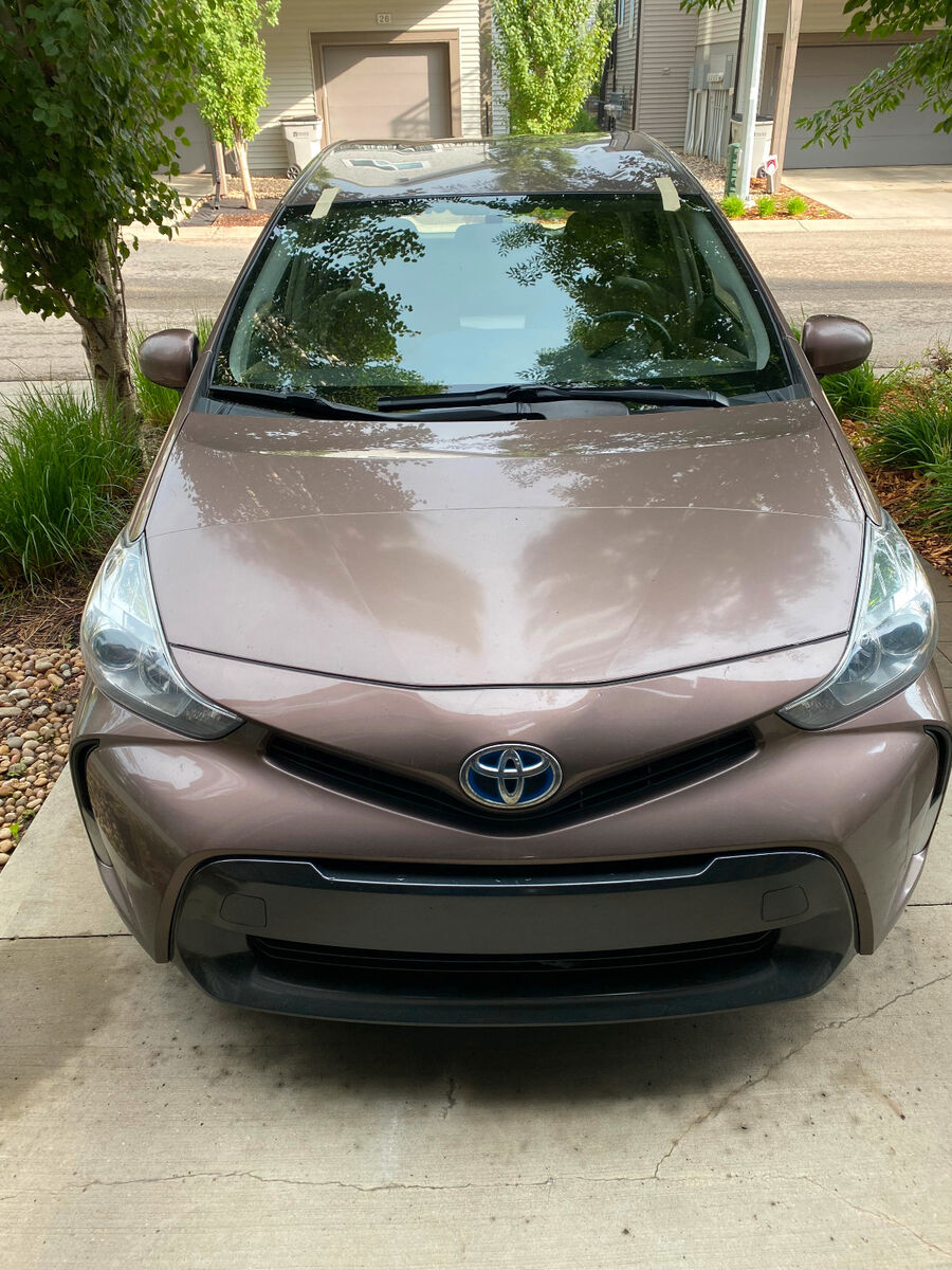 Toyota Prius V