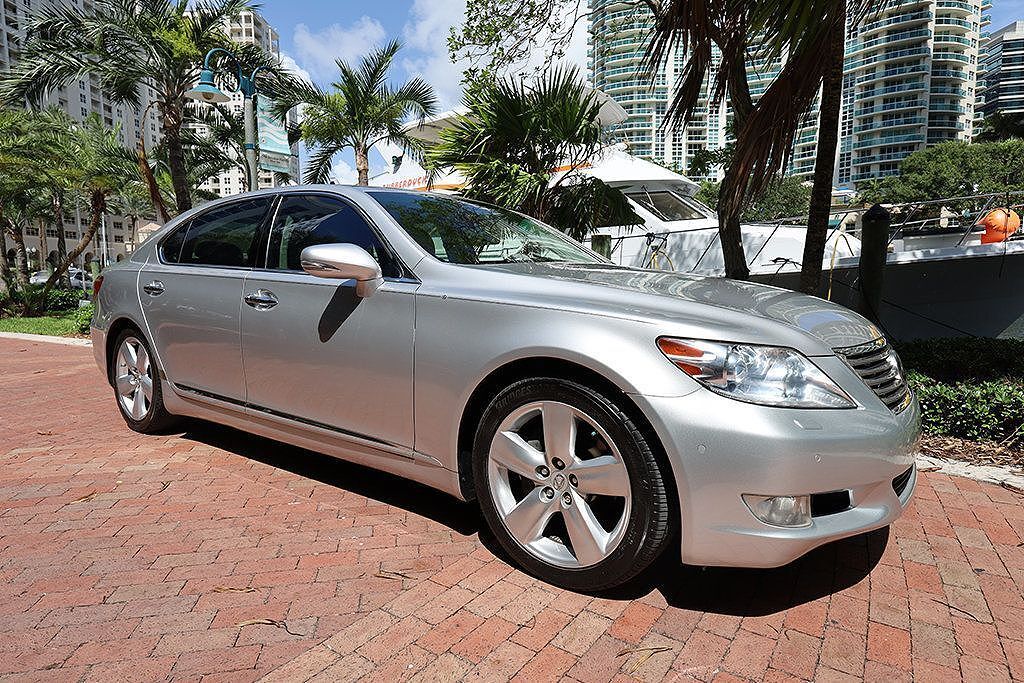 Lexus LS