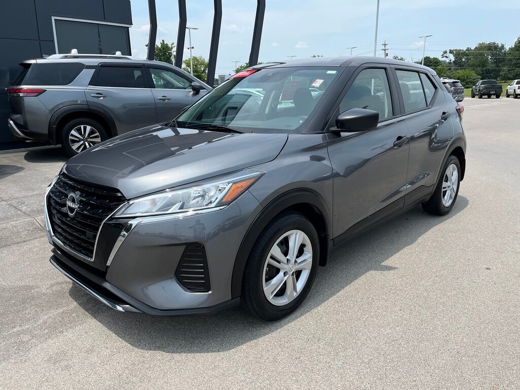 2024 NISSAN Kicks
