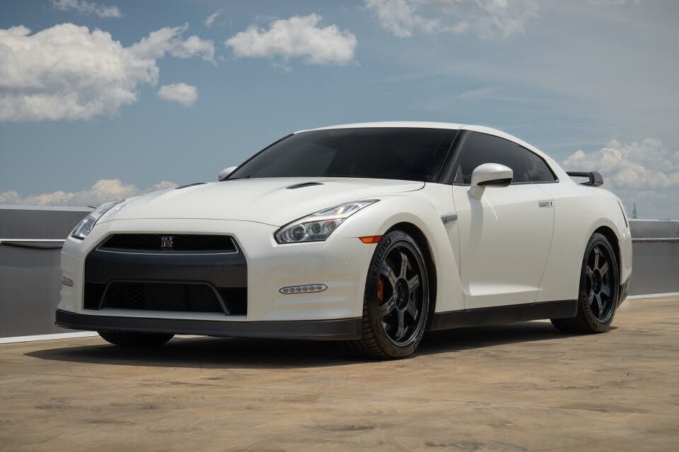 Nissan GT-R