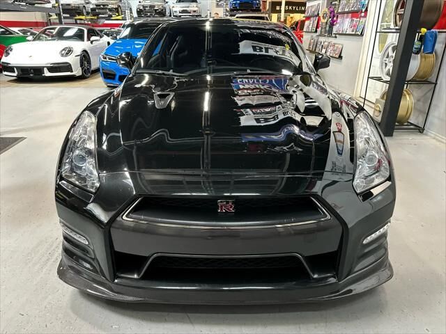Nissan GT-R