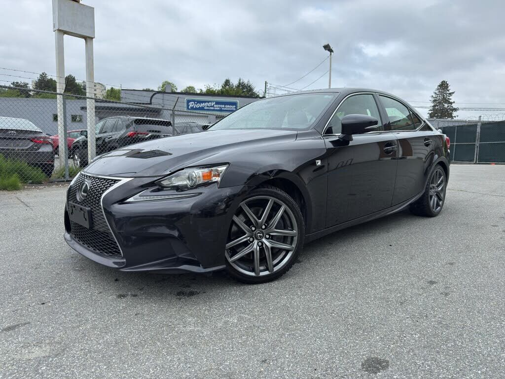Lexus IS