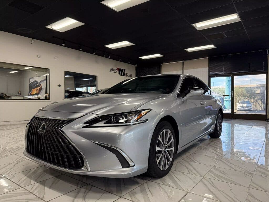 2022 LEXUS ES