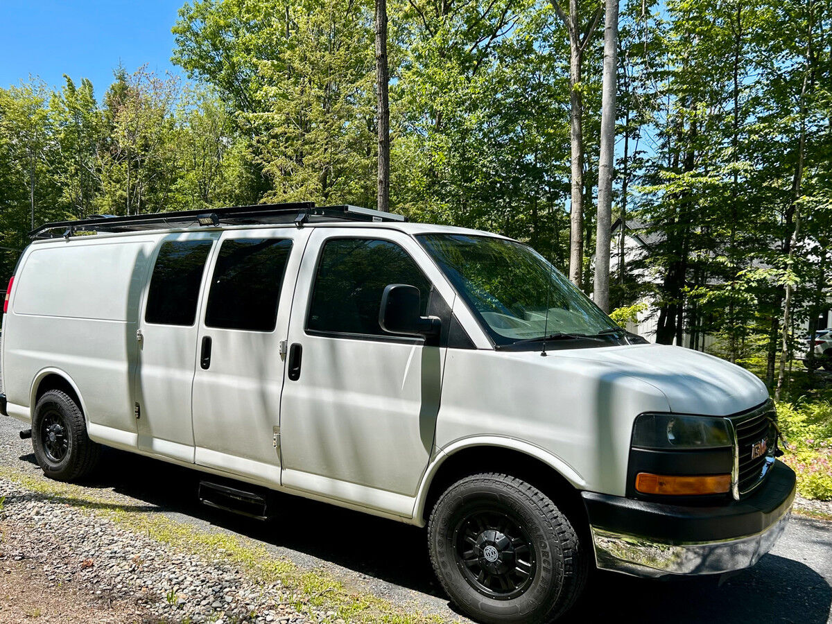 GMC Savana