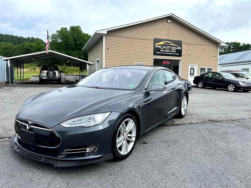 2015 TESLA Model S
