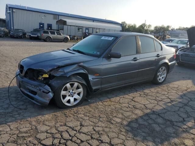 BMW 323i