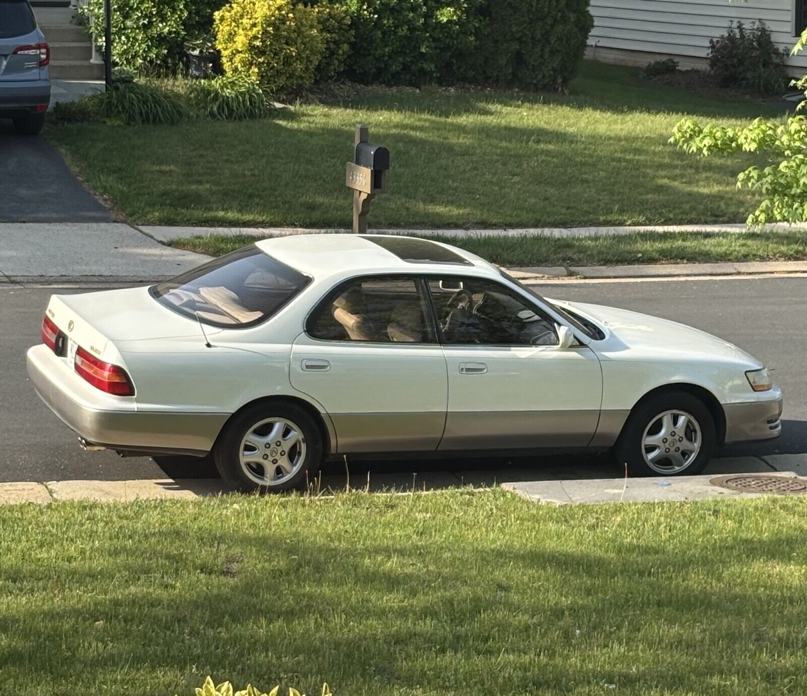 Lexus ES
