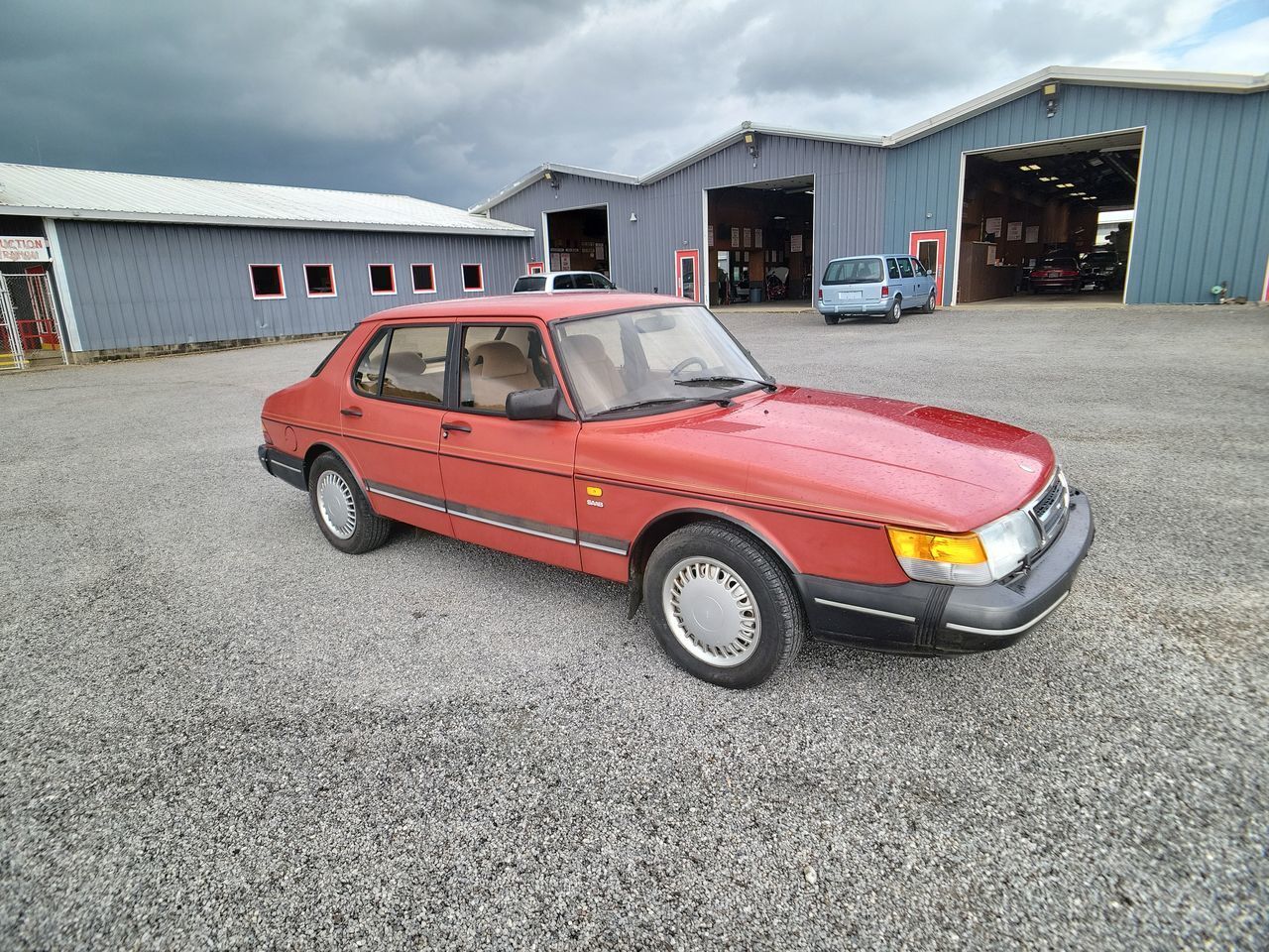 Saab 900