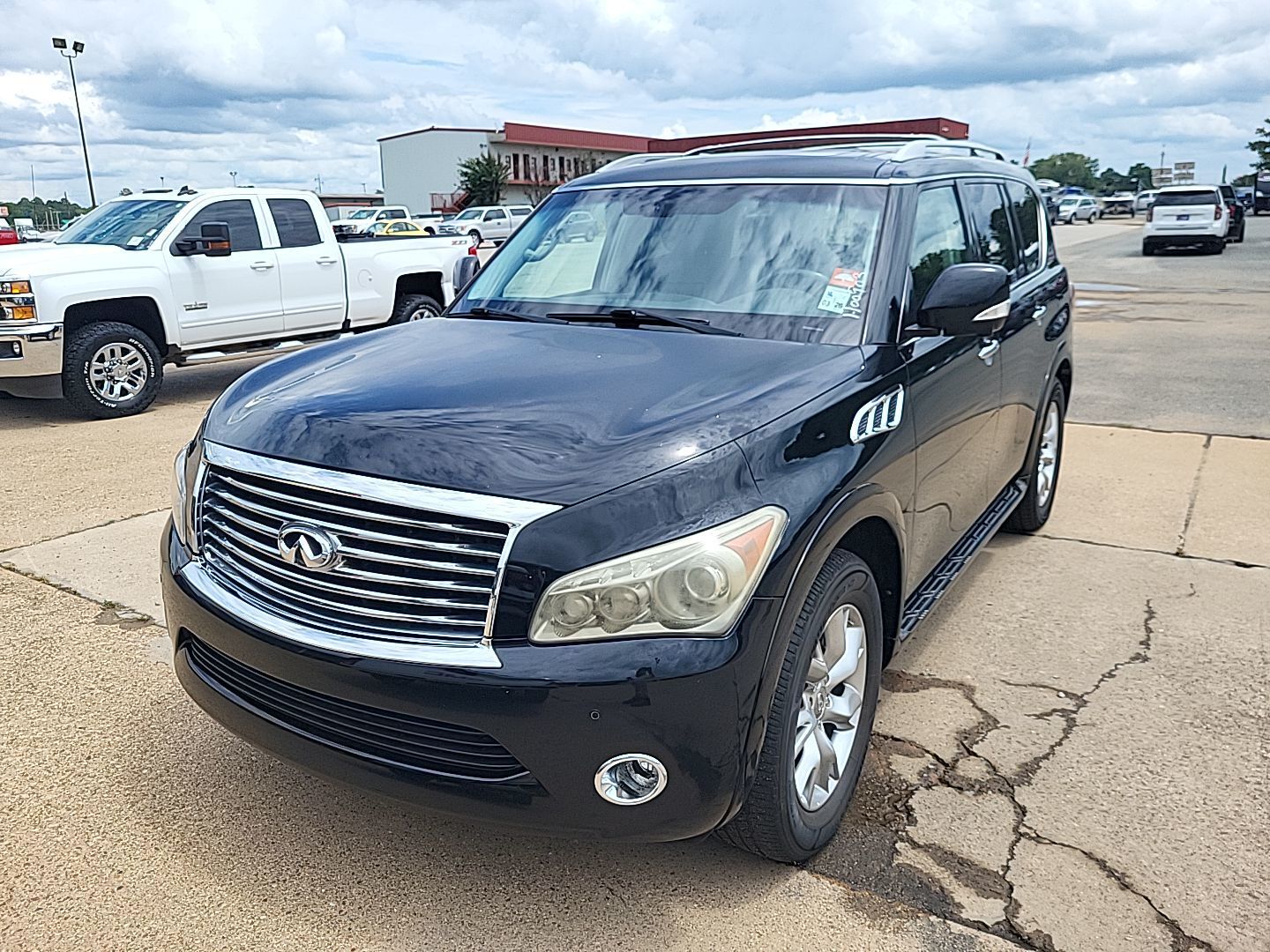 Infiniti QX56