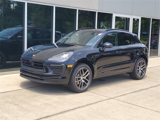 2025 PORSCHE Macan