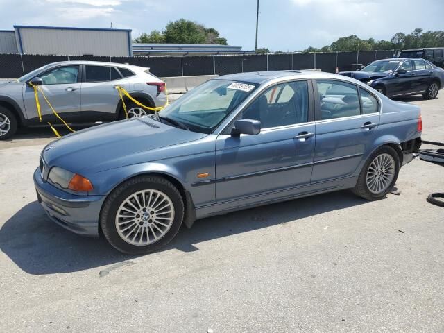 BMW 330i