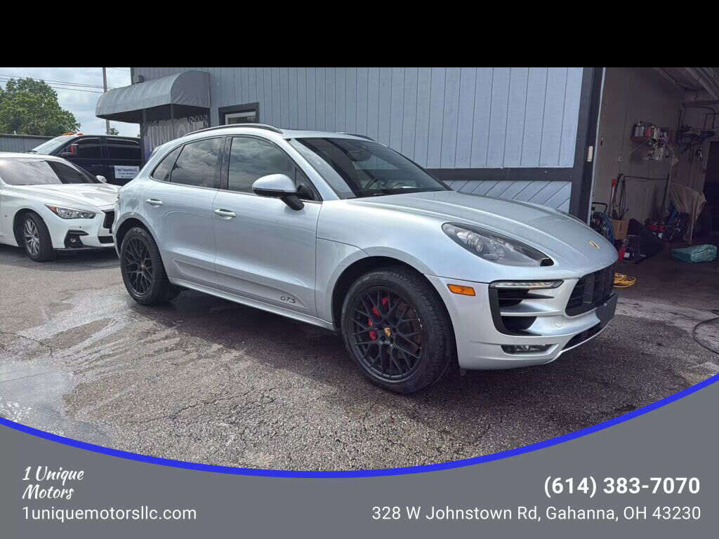2017 PORSCHE Macan