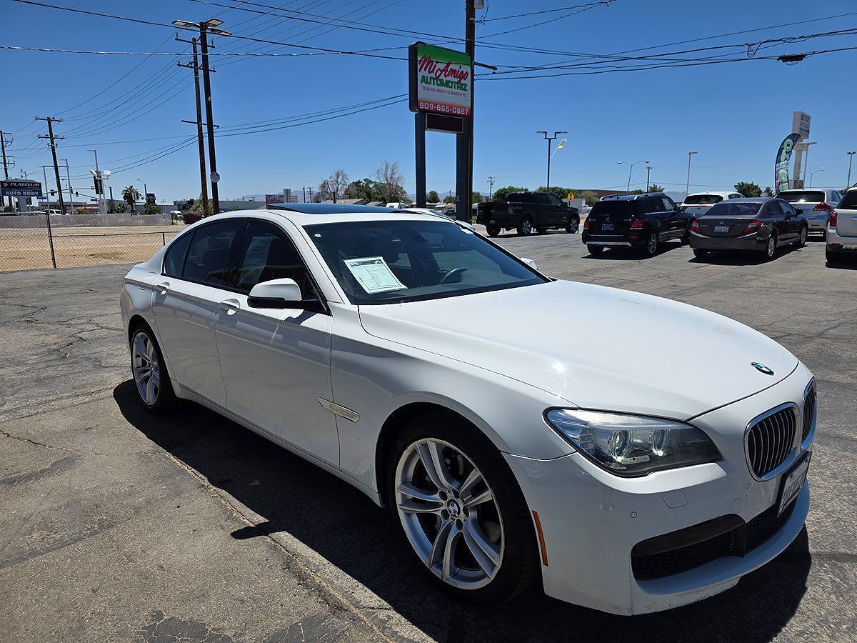 BMW 740i
