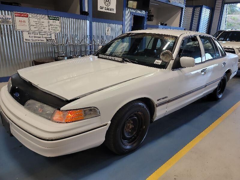 Ford Crown Victoria