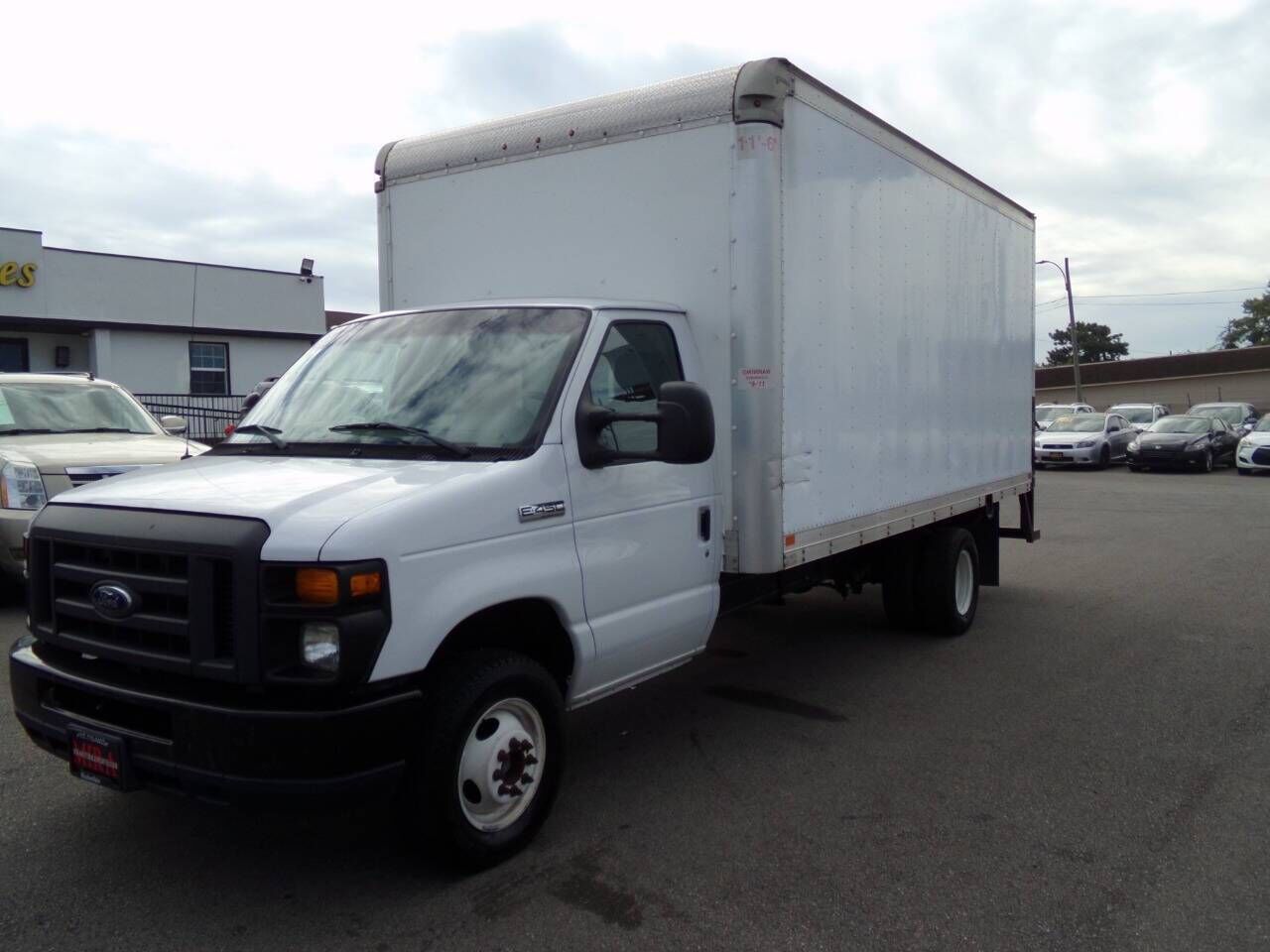 2017 FORD E-450