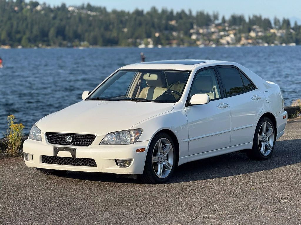 Lexus IS