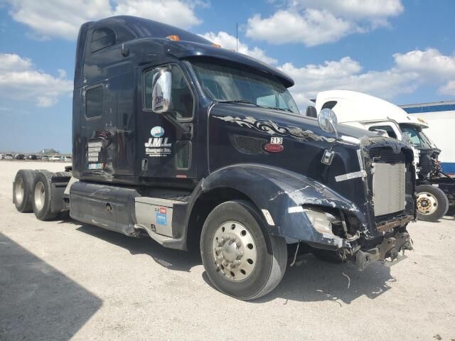 2013 PETERBILT 587