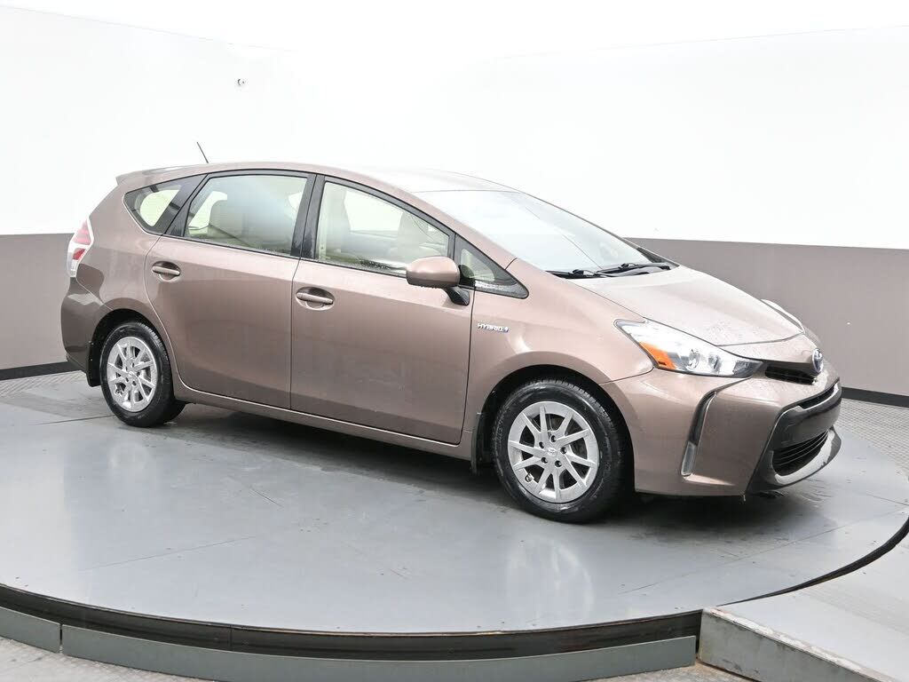 Toyota Prius V