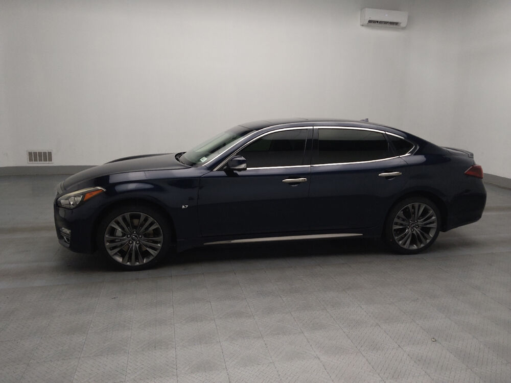 Infiniti Q70L