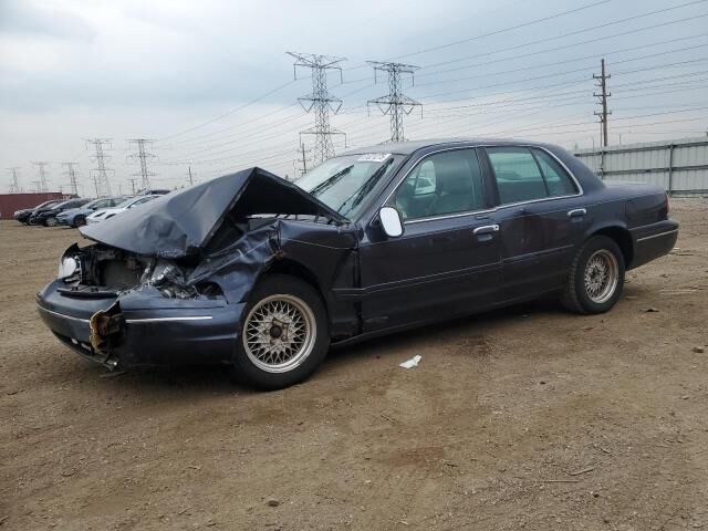 Ford Crown Victoria