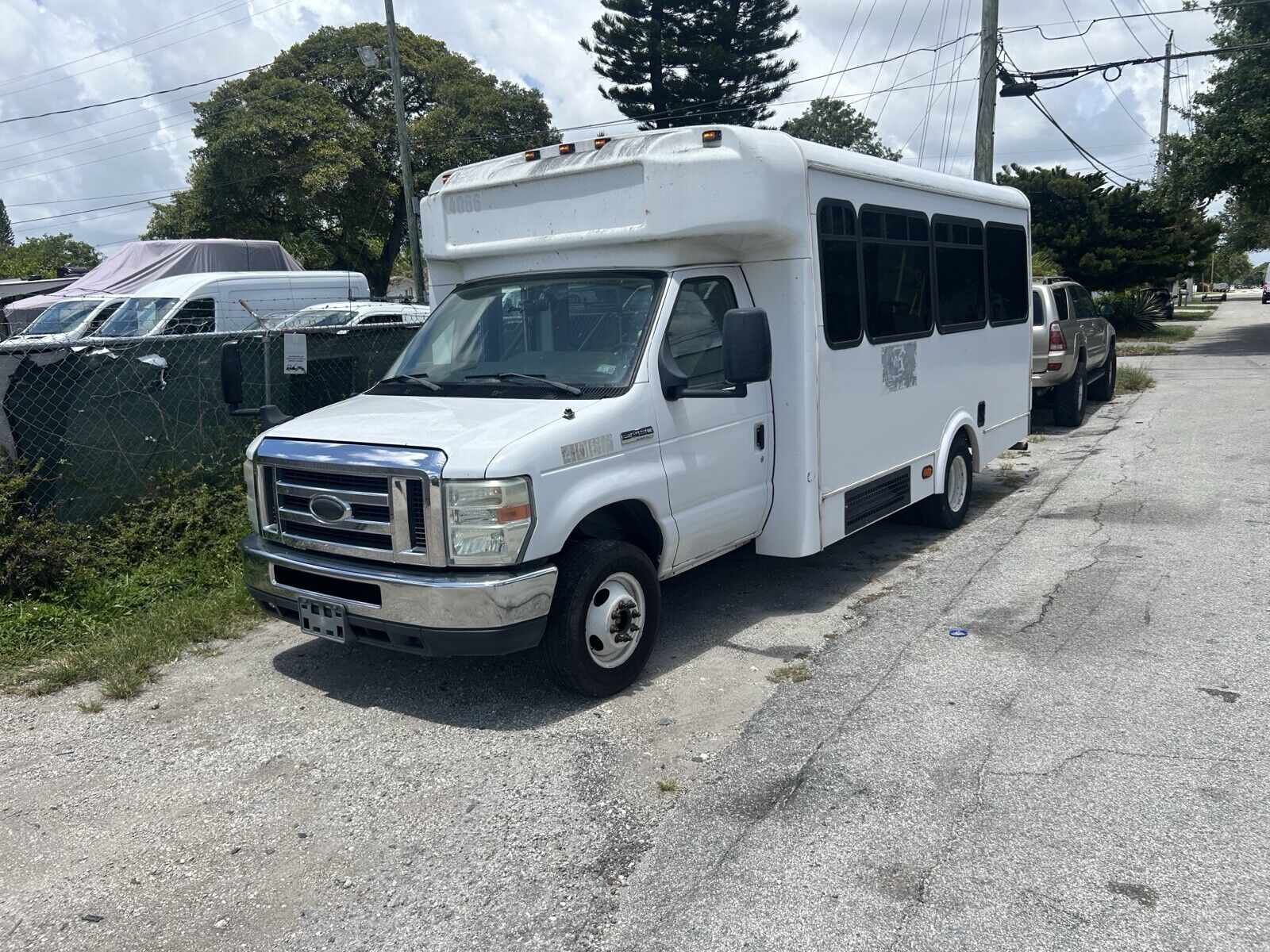 Ford E-450
