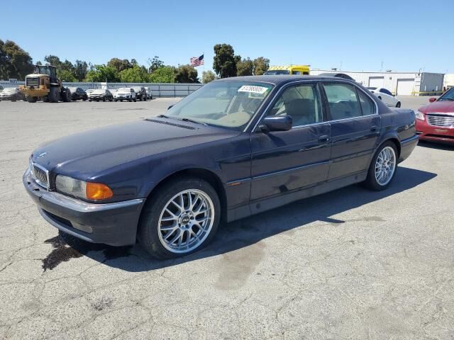 BMW 740i