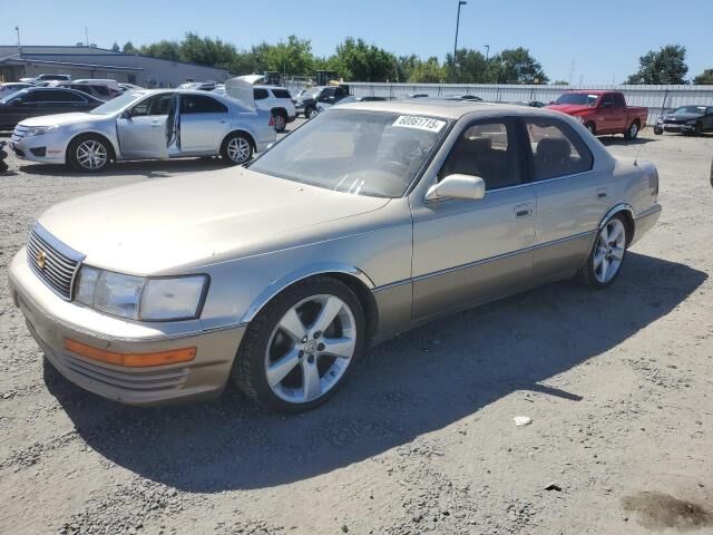 Lexus LS