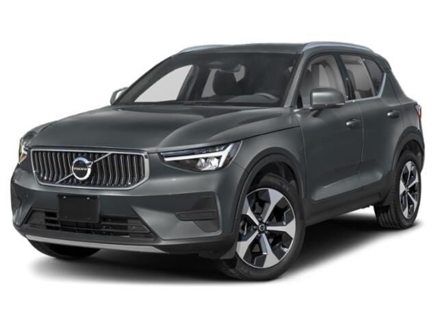 2025 VOLVO XC40