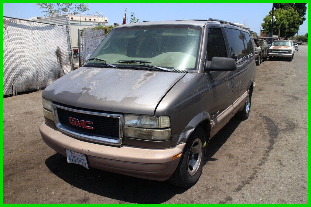 GMC Safari