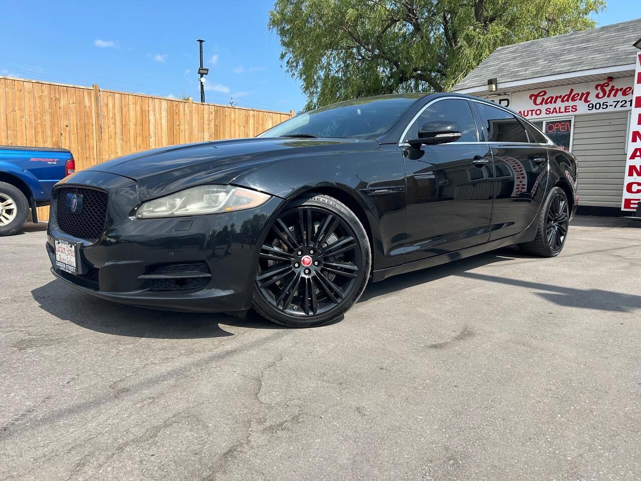 Jaguar XJ