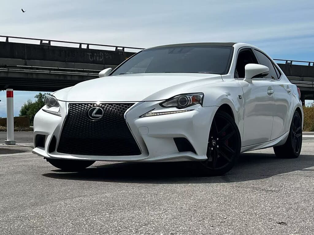 Lexus IS