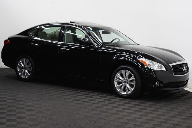 Infiniti M56